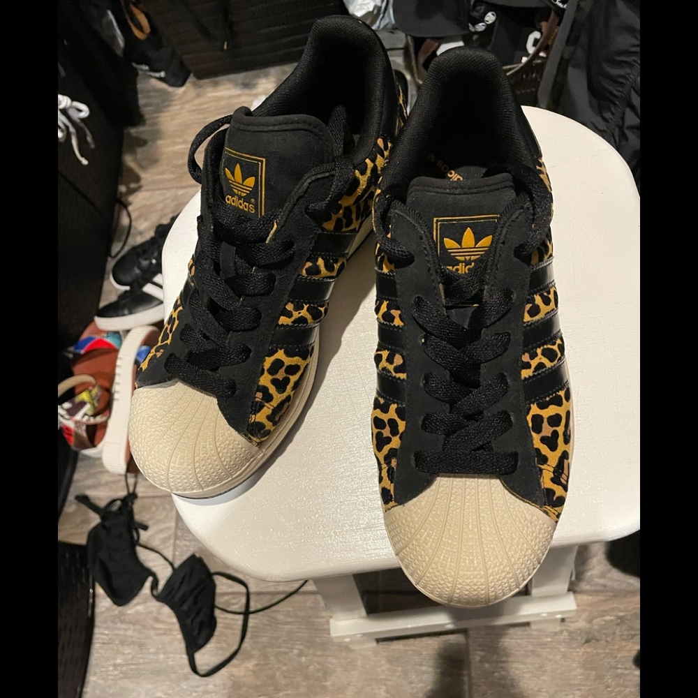 Leopard sz 8 adidas